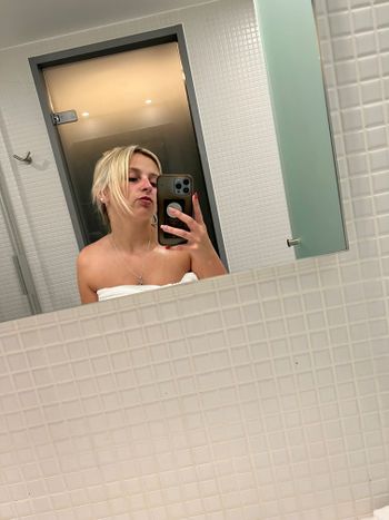 nude tattooedprincesscvip posting messaging selfie