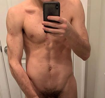 nude tennisboy906 posting fit selfie