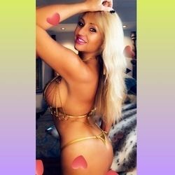 nude texasvixenfree showing latina selfie