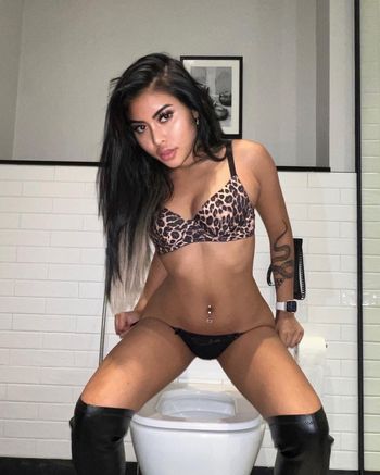 nude thaiginaxxxx posting squirt selfie