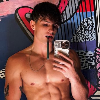 nude thatrippedfitnesskid doing trans selfie