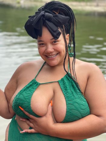 nude thattittyvixen posting small tits