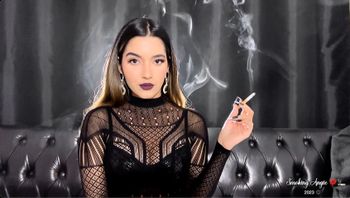 nude thebeautyofsmoking leaking latina