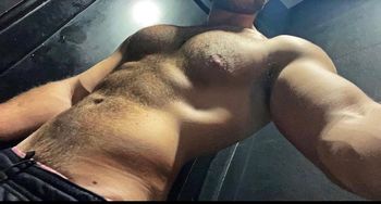 nude theblondhunk showing latina selfie