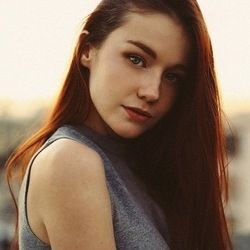 nude theemilybloom showing model selfie