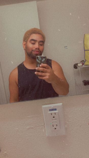 nude theeshortking leaking hispanic selfie