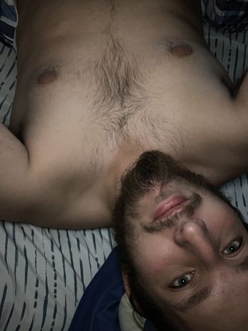 nude thegayjon doing lesbian selfie