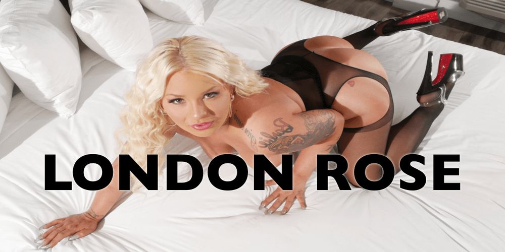 thelondonrose OnlyFans posting milf