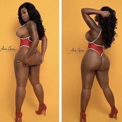 nude therealmslondon showing threesome