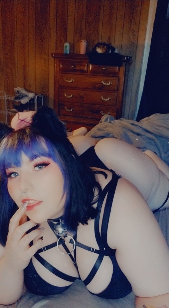 thiccghostgirl OnlyFans doing bratty