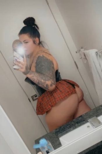 nude thickchick225 doing bbw selfie