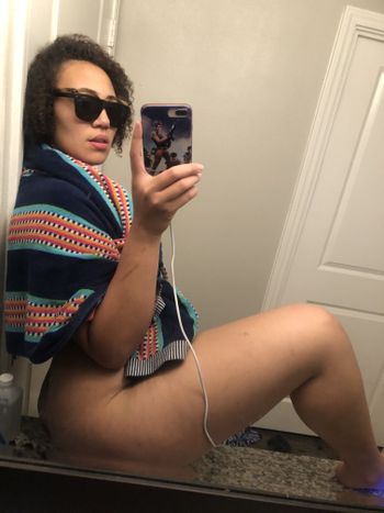 nude thickemmss21 posting custom content