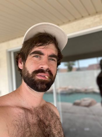 nude thickrichardxxl doing hairy selfie