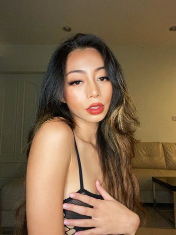 nude tinythaigirl4u posting live