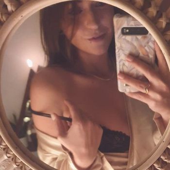 nude tinyyvictoria showing cumplay selfie