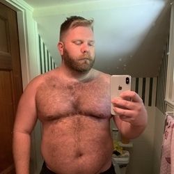 nude tommymaxxwell showing white selfie