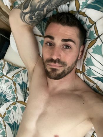 nude tonyjulien-gc doing male selfie