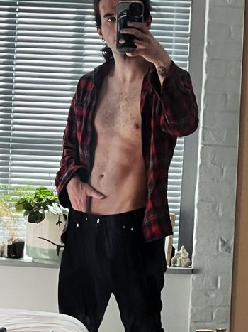 nude travischas3 recording gay selfie