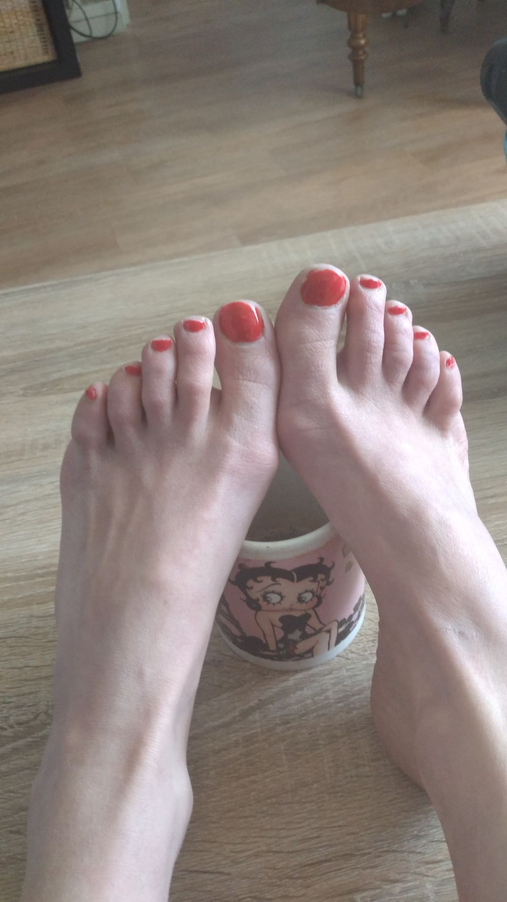 u121883460 OnlyFans showing feet