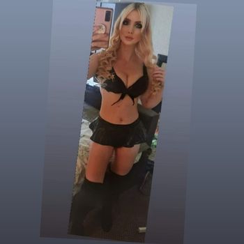 u133373303 OnlyFans blonde selfie