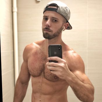 nude uncutjock showing male selfie