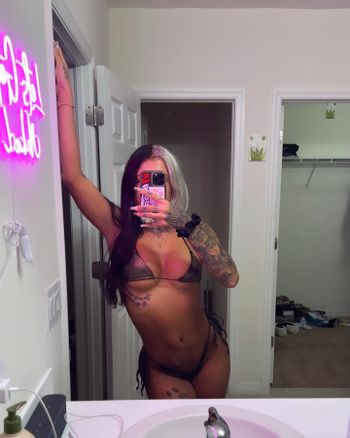 nude urgoddessnicki showing exhibitionism selfie