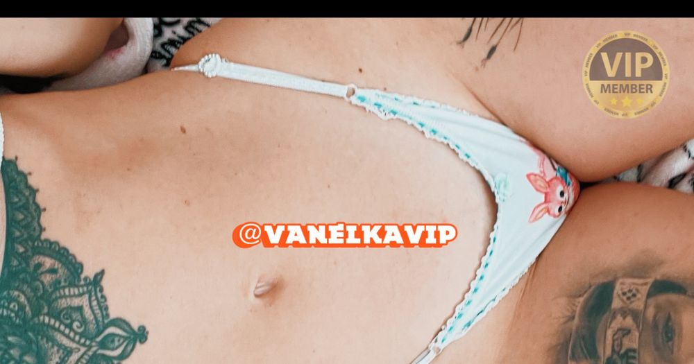 vanelkavip OnlyFans showing latina