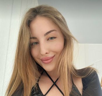 nude vanessaroom8 doing latina selfie