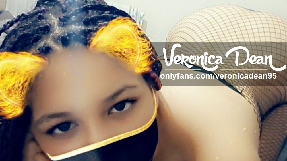 veronicadean95 OnlyFans posting femdom