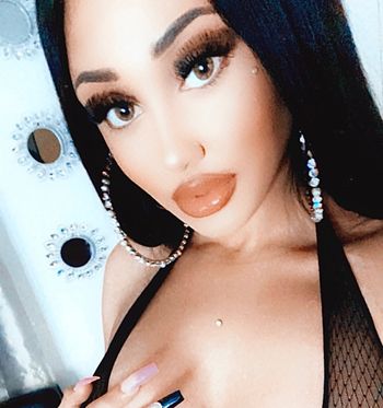 nude vheenabee23 doing custom content selfie