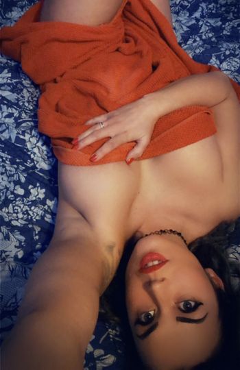 nude vicalouquaofficial leaking latina selfie