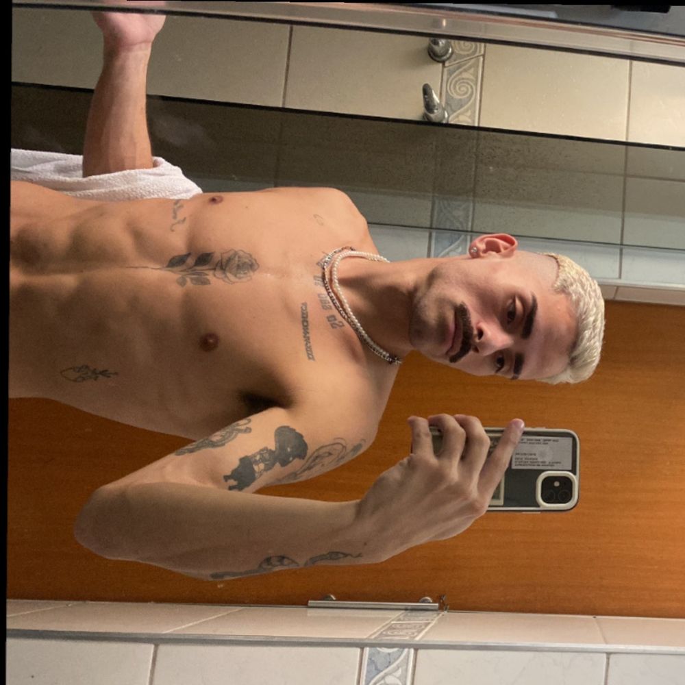 vicccruzzz OnlyFans male