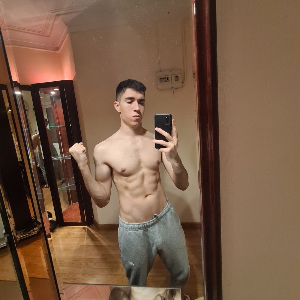 victordeorange OnlyFans showing male