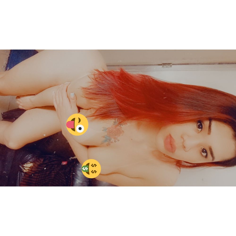 victoriagg OnlyFans showing custom content