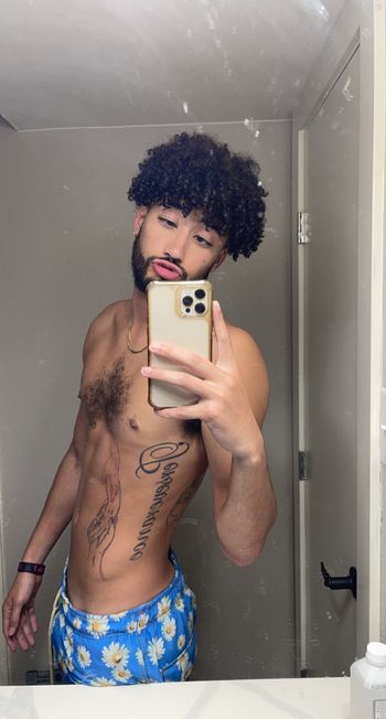 nude vinnyb3 posting ebony