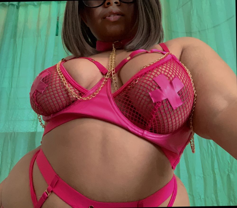 virtualldollx OnlyFans showing femdom