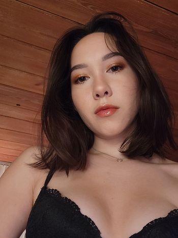 nude wasianbabyamber doing petite selfie