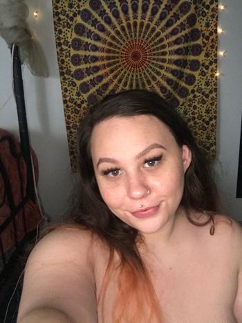 nude weedy_divinity streamer selfie