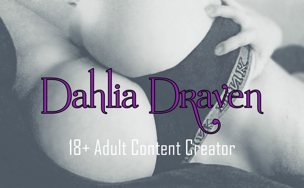 xdahlia_dravenx OnlyFans doing messaging