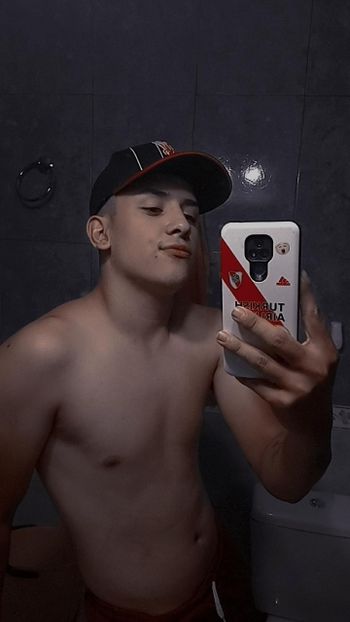 nude xgonzalo doing masturbation