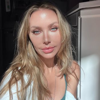 nude xnicoleanistonx leaking latina selfie