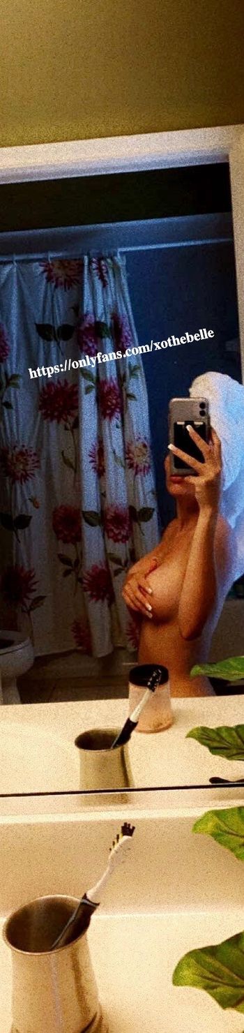 nude xothebelle recording latina selfie