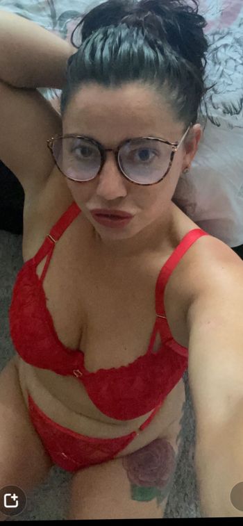 nude xtinderellax posting latina selfie