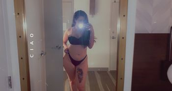 nude xvalentinaax posting latina selfie