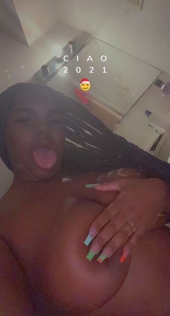 nude xx_juiicccyyy showing white selfie