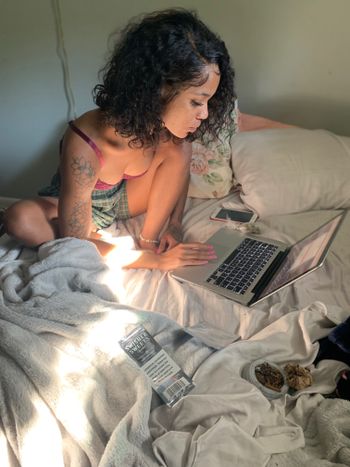 nude xxxpollyp doing custom content