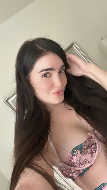 nude yanetgutierrez doing latina selfie