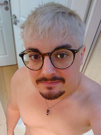 nude yavos showing white selfie