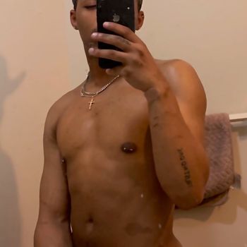 nude yelllowwboneebully posting submissive