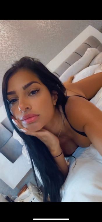 nude yourmadison posting white selfie